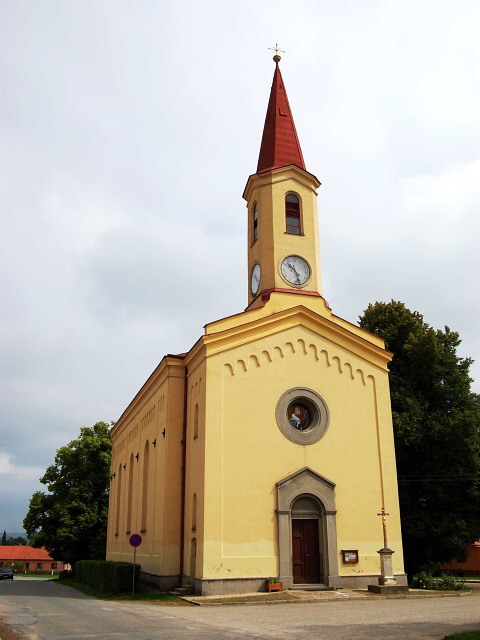 foto Kostel Poven sv. Kre - Petrovice (kostel)