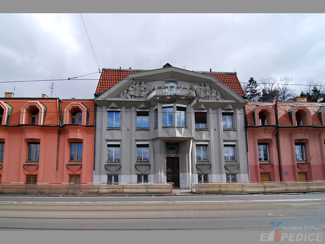 foto Trojdm na nbe - Praha 2 (architektura)