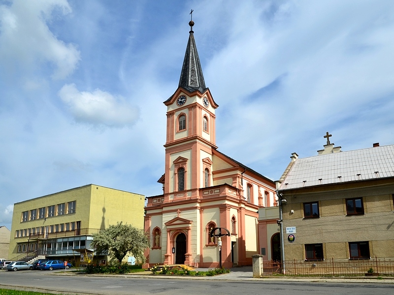 foto Kostel Boskho Srdce Pn - Blsko (kostel)