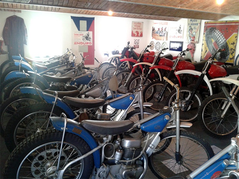 foto Muzeum motocykl a hraek - estajovice (muzeum)