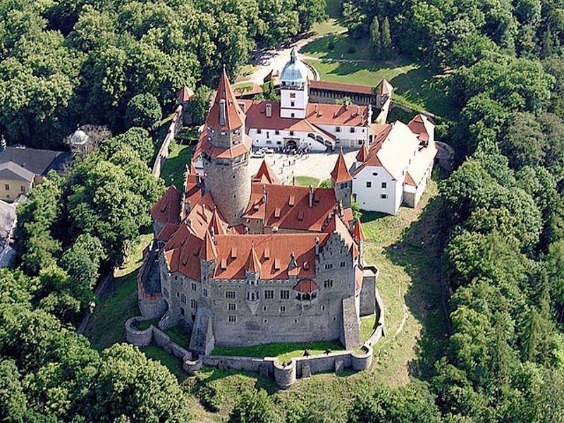 foto Bouzov (hrad)