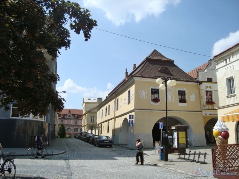 foto Dm U apotol - Valask Mezi (historick budova)