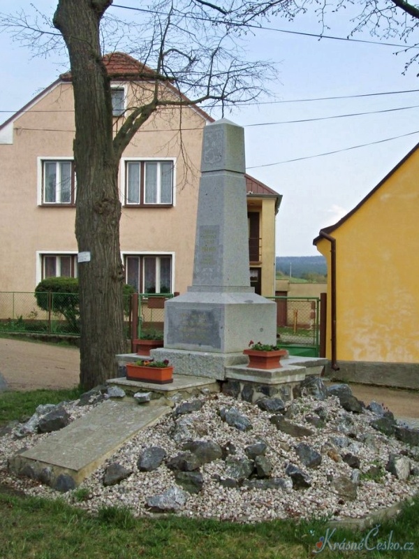 foto Pomnk Obtem 1. svtov vlky - Borovno (pomnk)