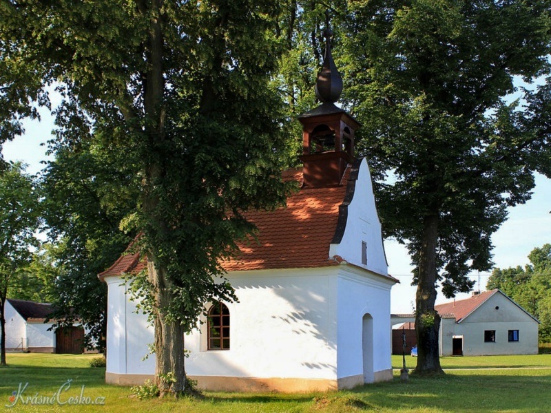 foto Vklenkov kaplika - Val (kaplika)