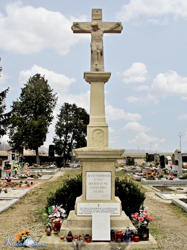 foto Centrální kříž - Hrabětice (kamenný kříž)