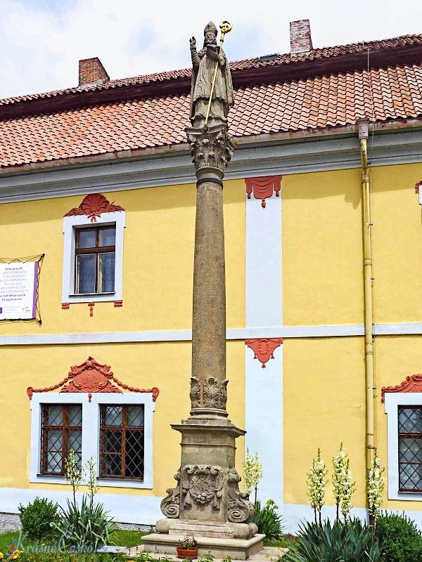 foto Sloup se sochou sv. Vojtcha - Nepomuk (sloup)