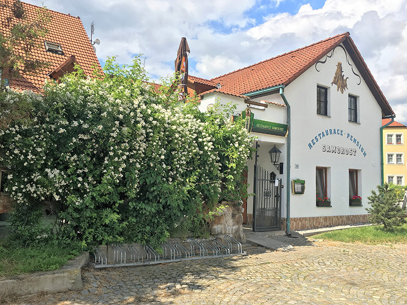 foto Restaurace a penzion Samorost - Jaroov nad Nerkou (pension, restaurace)